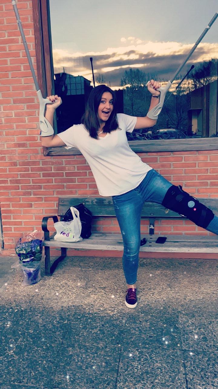 Ioana Loredana Roșca, câștigătoarea probei de dublu junioare la Roland Garros 2014, luptă ca să poată juca tenis. E studentă, a lucrat barmaniță în Spania și strânge bani pe internet