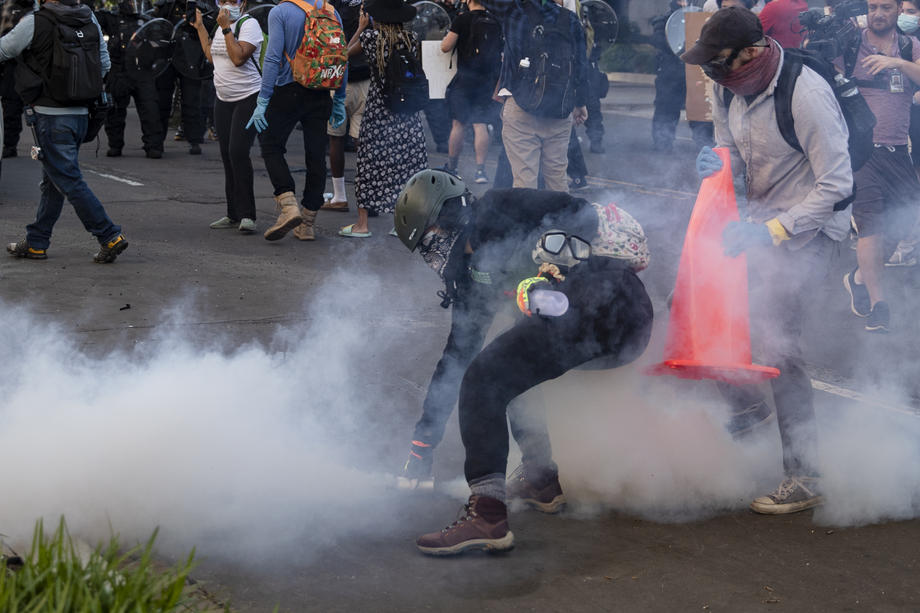 Trump amenință cu intervenția armatei pentru a pune capăt protestelor violente provocate de moartea lui George Floyd: “Voi rezolva rapid problema”