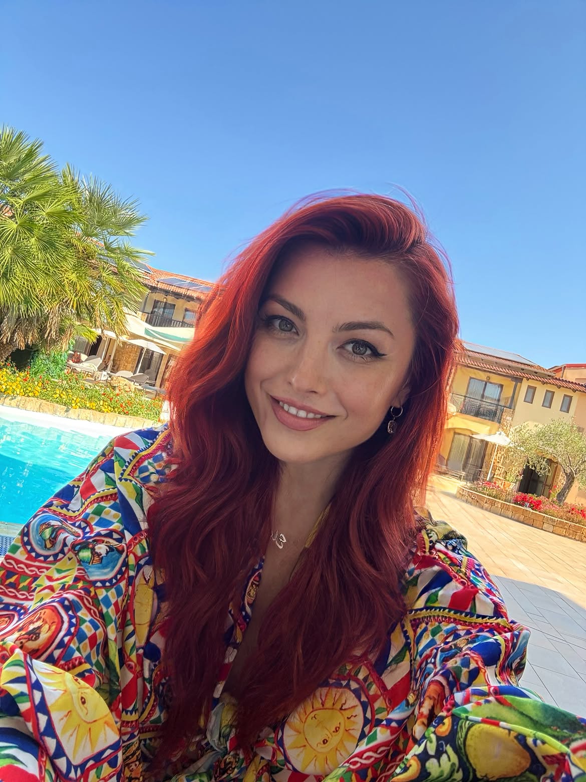 Elena Gheorghe, apariție spectaculoasă pe plajele din Grecia. Regula strictă pe care artista o respectă în vacanță