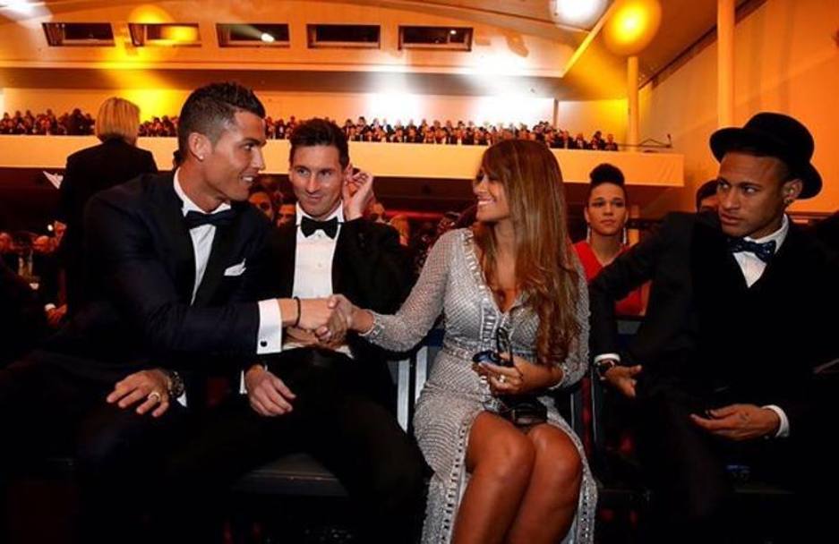 Pogba a fost senzația serii la gala FIFA. Starul de la Juve s-a îmbrăcat ca un clovn / GALERIE FOTO & VIDEO