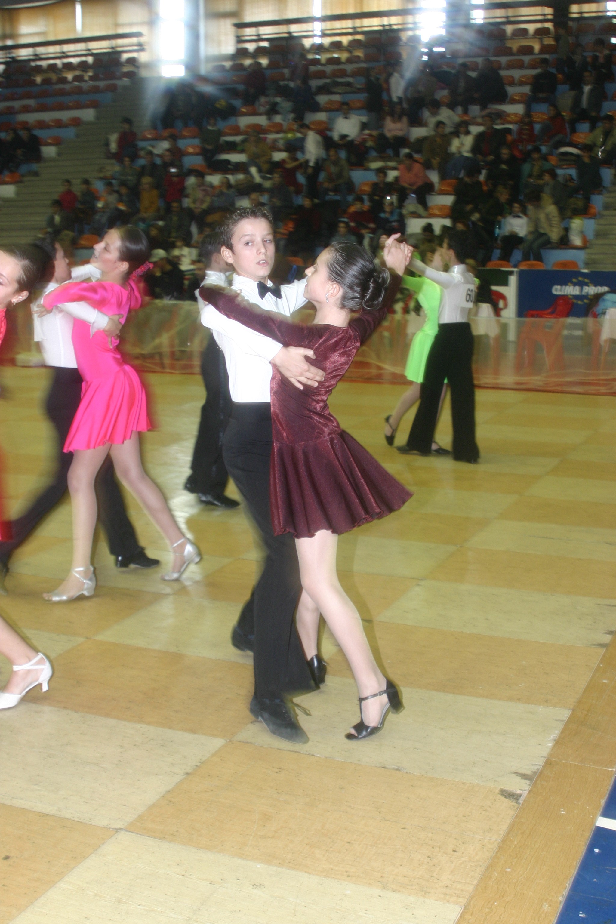 Imagini incredibile cu Alex din echipa Războinicilor de la Exatlon. Cum arăta acesta pe vremea când participa la concursuri de dans | FOTO