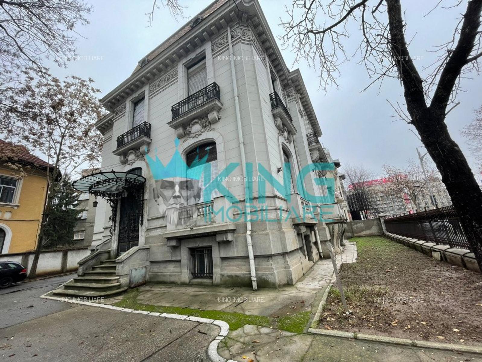 Cum arată vila din București care se vinde cu 11 milioane de euro. Se află în zona Piața Romană