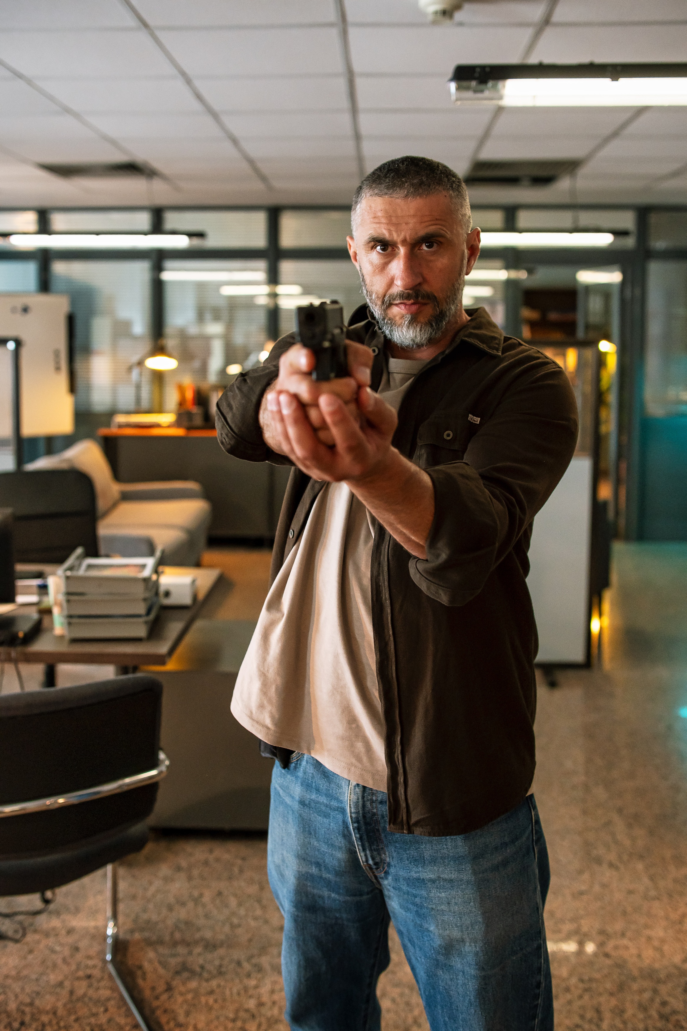 Cum a ajuns Dragoș Bucur să joace în două seriale la Pro TV: „Propunerile au venit simultan”
