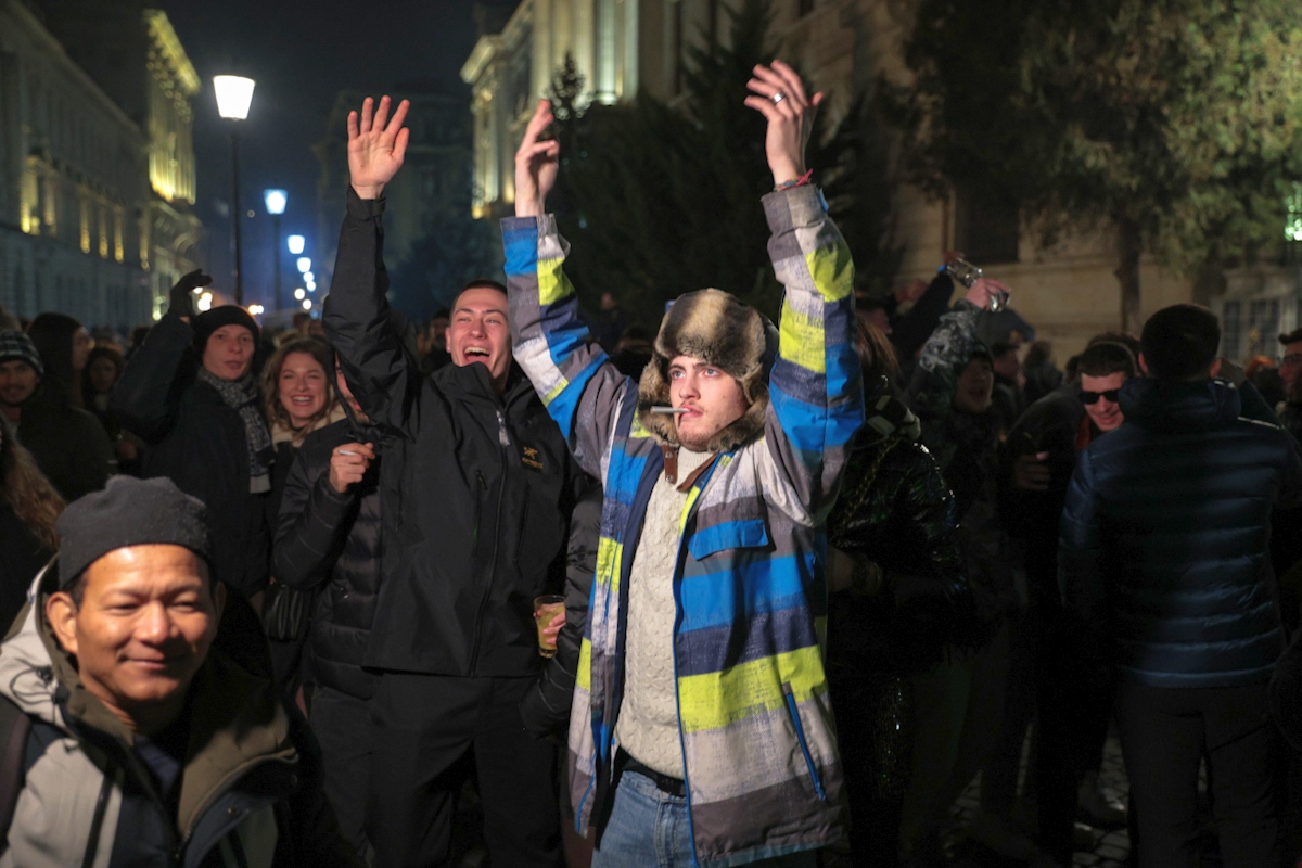FOTO. Sute de persoane au petrecut de Revelion în Centrul Vechi, din București. A fost show și în Parcul IOR