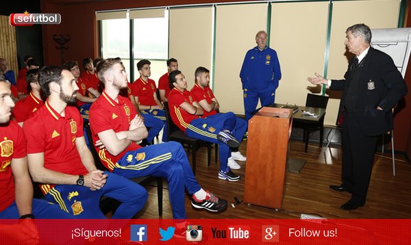 Spaniolii stau baricadați în hotel până la meci. Programul campionilor