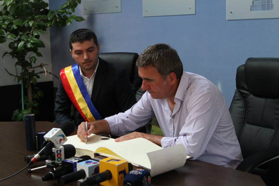 Gică Hagi a primit titlul de Cetățean de Onoare al orașului Ovidiu / GALERIE FOTO&VIDEO