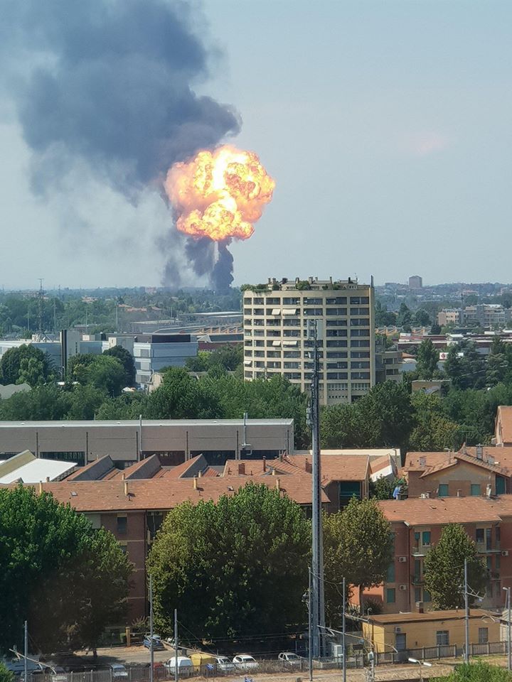 FOTO & VIDEO | O cisternă cu GPL a explodat lângă aeroportul din Bologna, în Italia. 67 de oameni au fost răniți, două persoane au murit