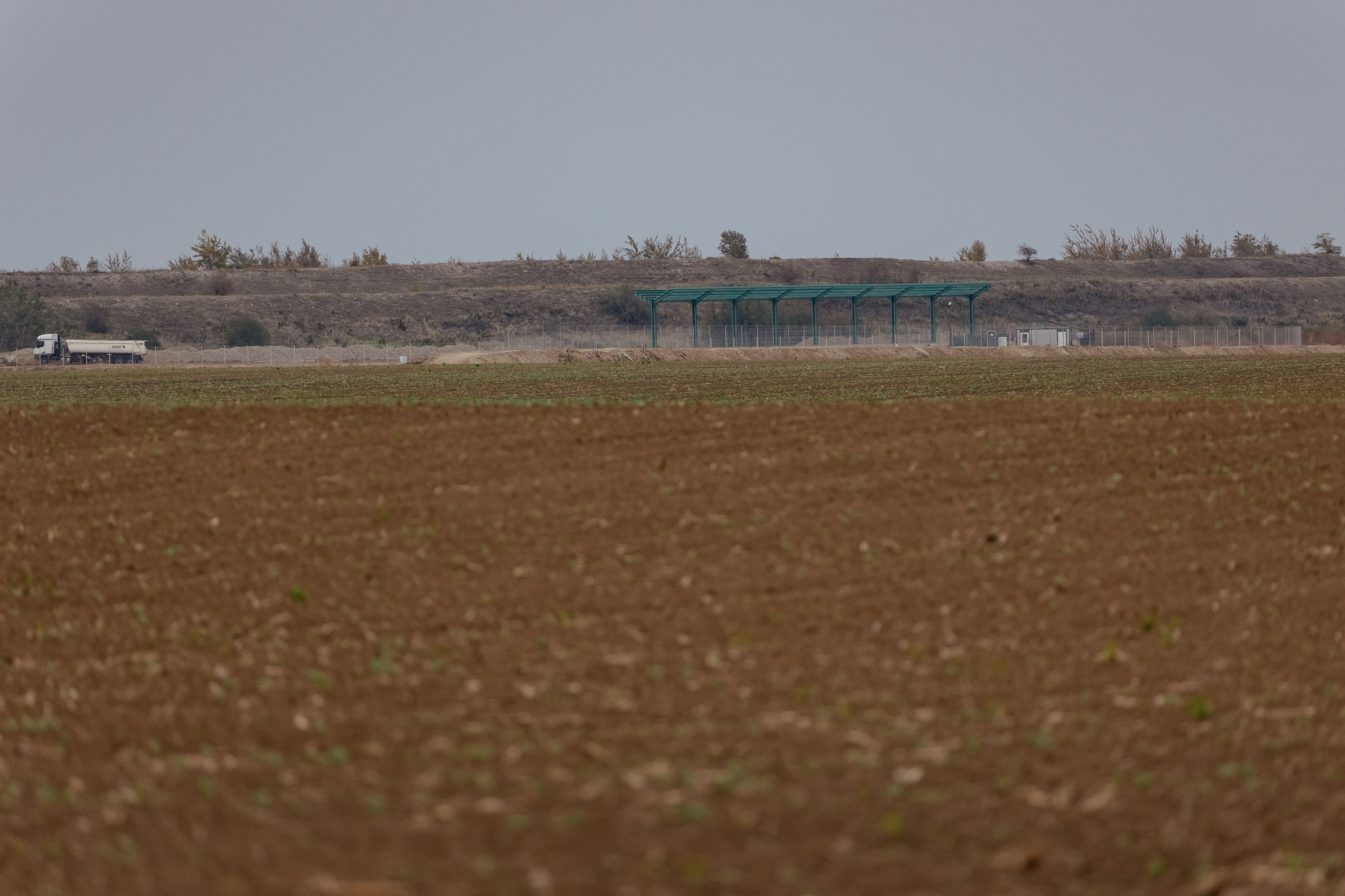 Cernobîlul de la Valea Călugărească, Prahova. Autoritățile și-au dat acordul pentru un mare depozit de gunoi lângă munții de deșeuri industriale. „Roșia Montană se mută la noi!”