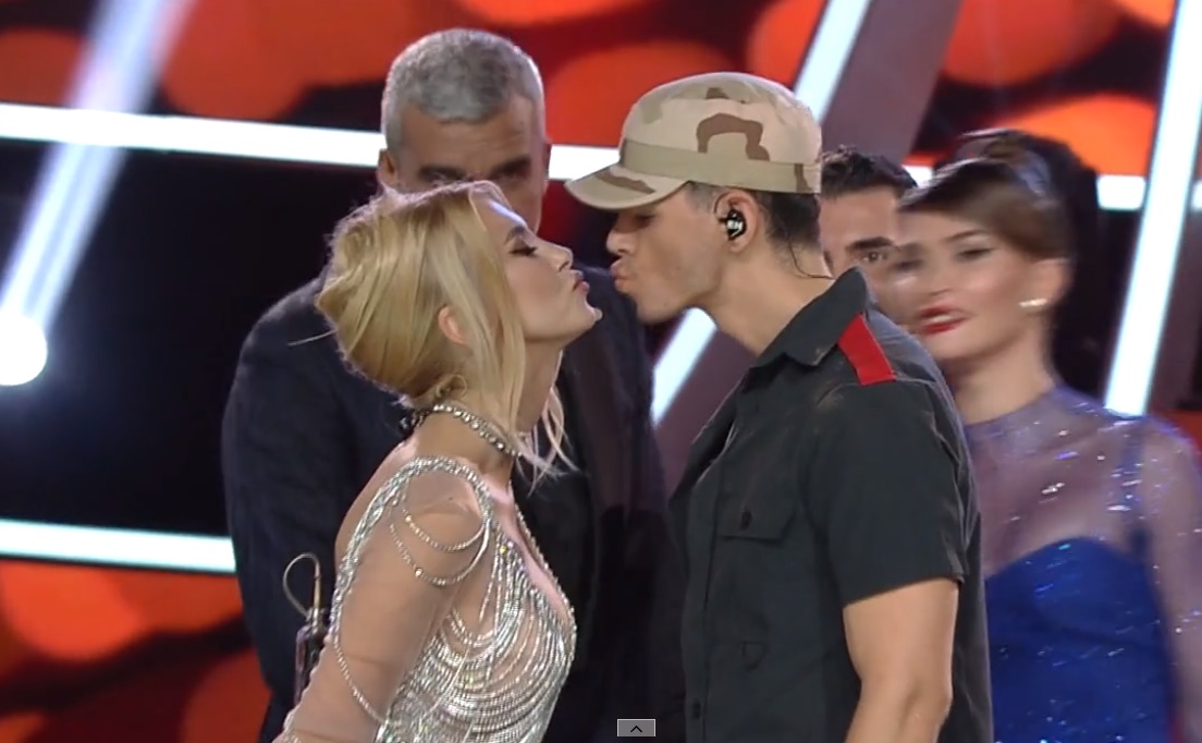 Emilian a pupat-o pe gură pe Andreea Bălan la „Te cunosc de undeva”. Ce semnificație a avut momentul lor în show