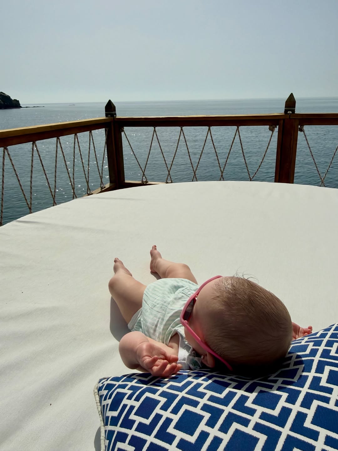 Imagini cu Roxana Nemeș și gemenii ei în vacanță, în Turcia. Cât costă sejurul la resortul de cinci stele din Antalya