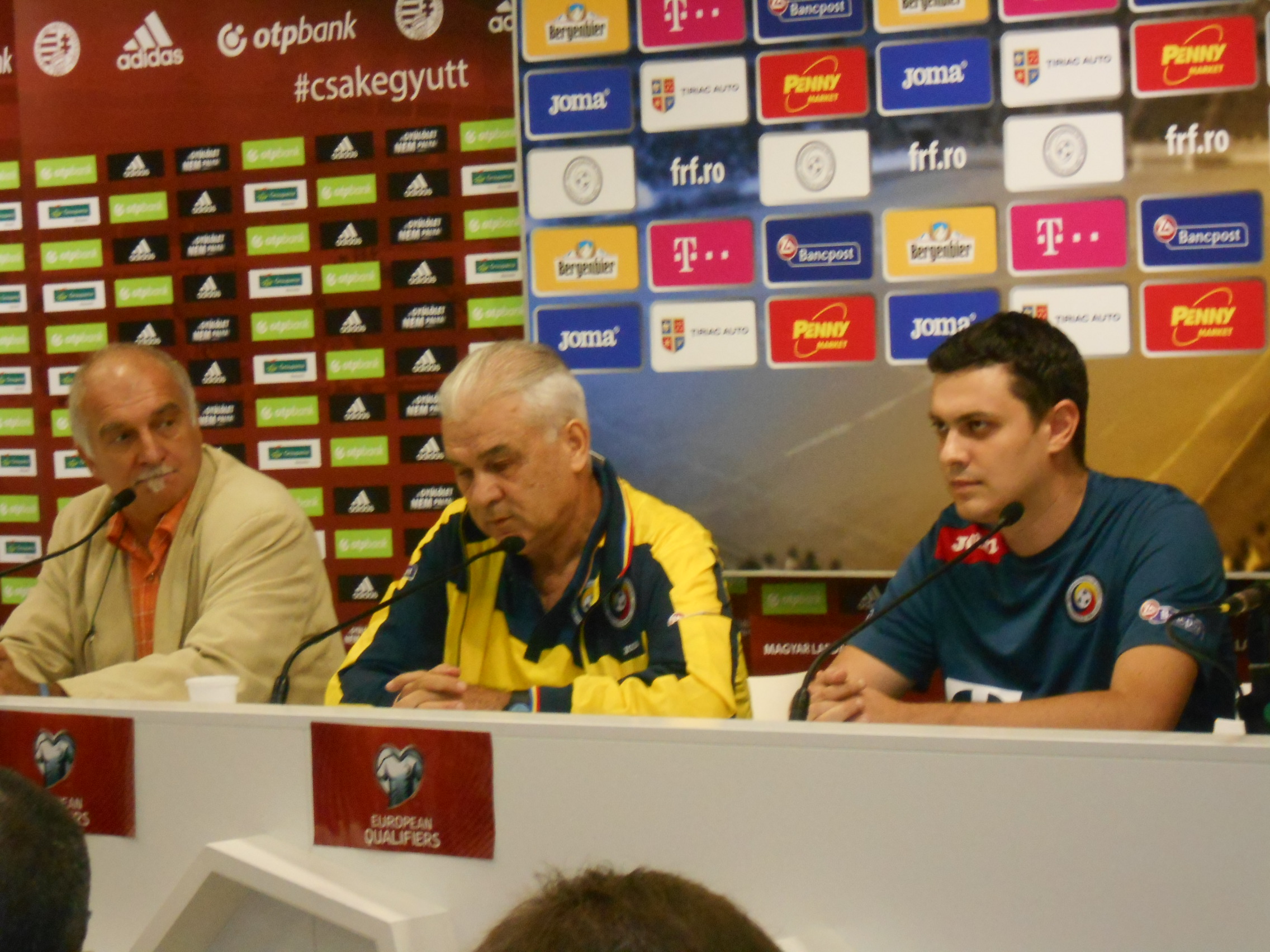 PREL. EURO 2016, UNGARIA - ROMÂNIA (vineri, ora 21.45, TVR 1). Antrenorul lor ar fi mulțumit cu o remiză. ”Îi respect punctul de vedere”, a glumit Iordănescu. ”Știu 50% din echipă! Cealaltă jumătate depinde de cum dorm la noapte”. ^Mesaj pentru Hagi: ”Una e să pregătești Viitorul, altă treabă e naționala”. ECHIPA PROBABILĂ