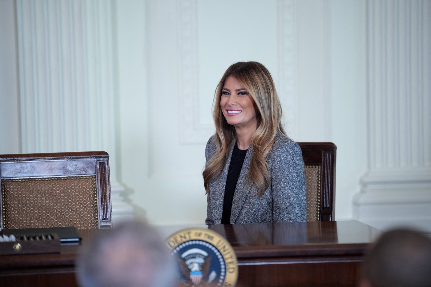 Melania Trump a semnat un ordin executiv alături de Donald Trump