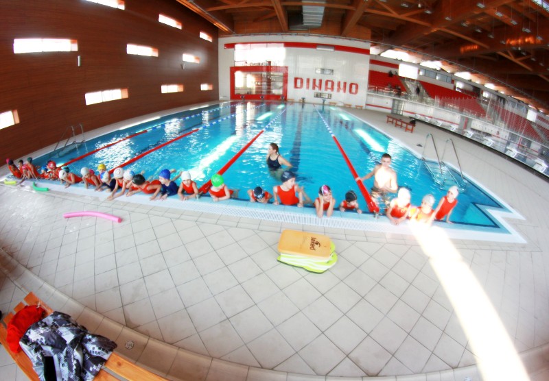 O zi din viața unor gimnaste: lecție de înot în noul bazin Dinamo (EPISODUL 3) / FOTO & VIDEO