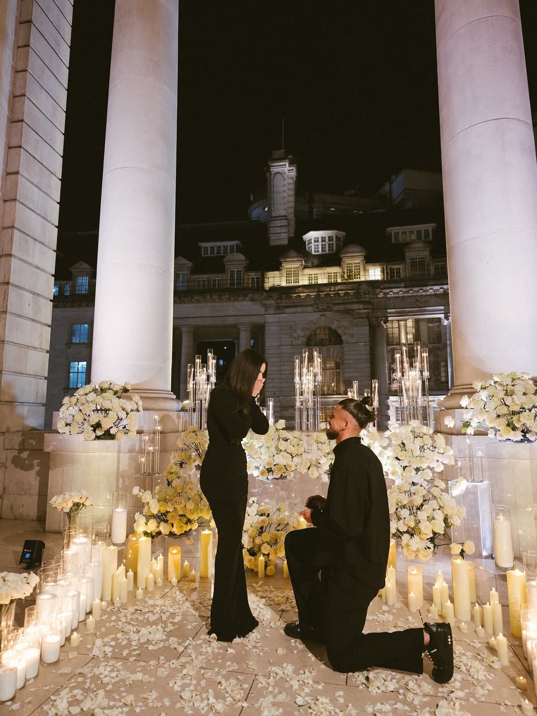 Imagini de la cununia civilă a lui Radu Drăgușin. Fotbalistul s-a căsătorit cu Ioana Stan