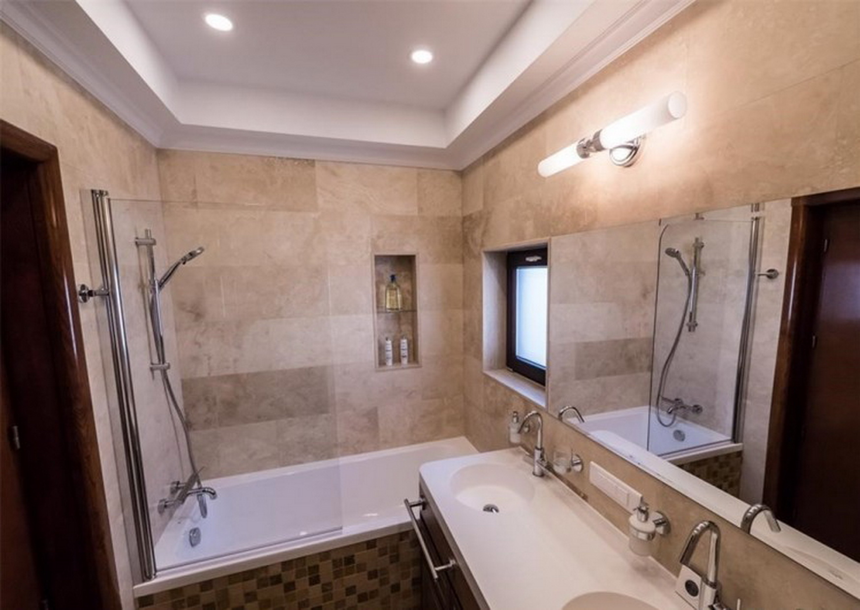FOTO | Dinu Gheorghe își vinde vila din Primăverii cu 5 milioane de euro! Are pivniță cu ușă blindată, 10 camere, 7 băi și 10 locuri de parcare