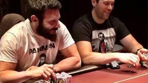 GALERIE FOTO&VIDEO / Un mare jucător de poker american dezbracă femeile, apoi le învață meserie! 
