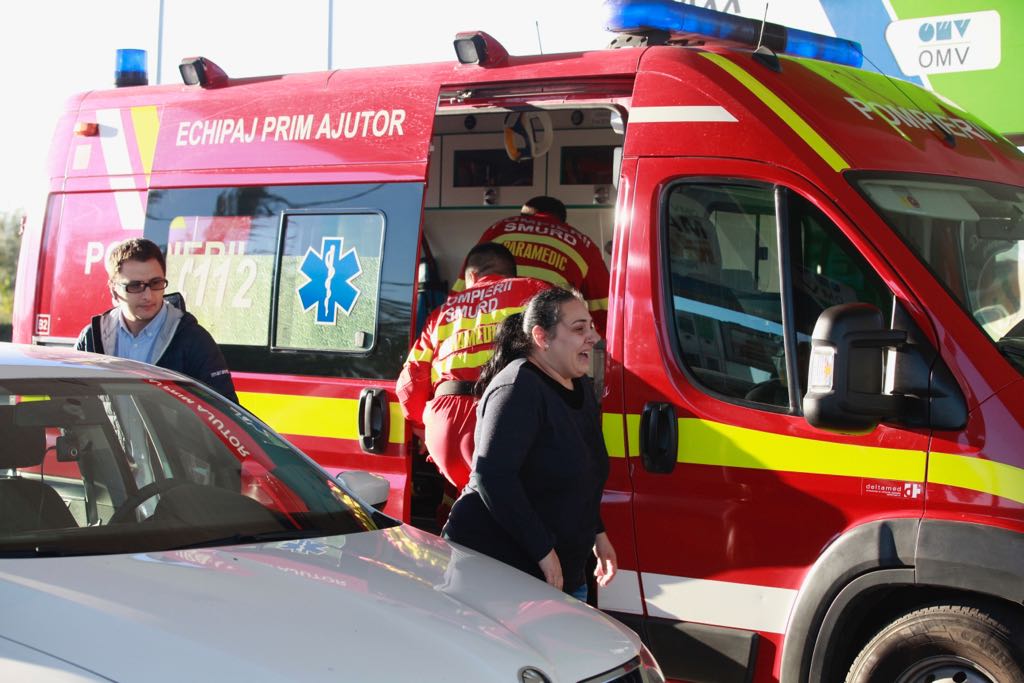 A murit într-o benzinărie de la ieșirea din Buzău după ce a făcut stop cardiac. Femeia se întorcea de la spital, din București- FOTO, VIDEO