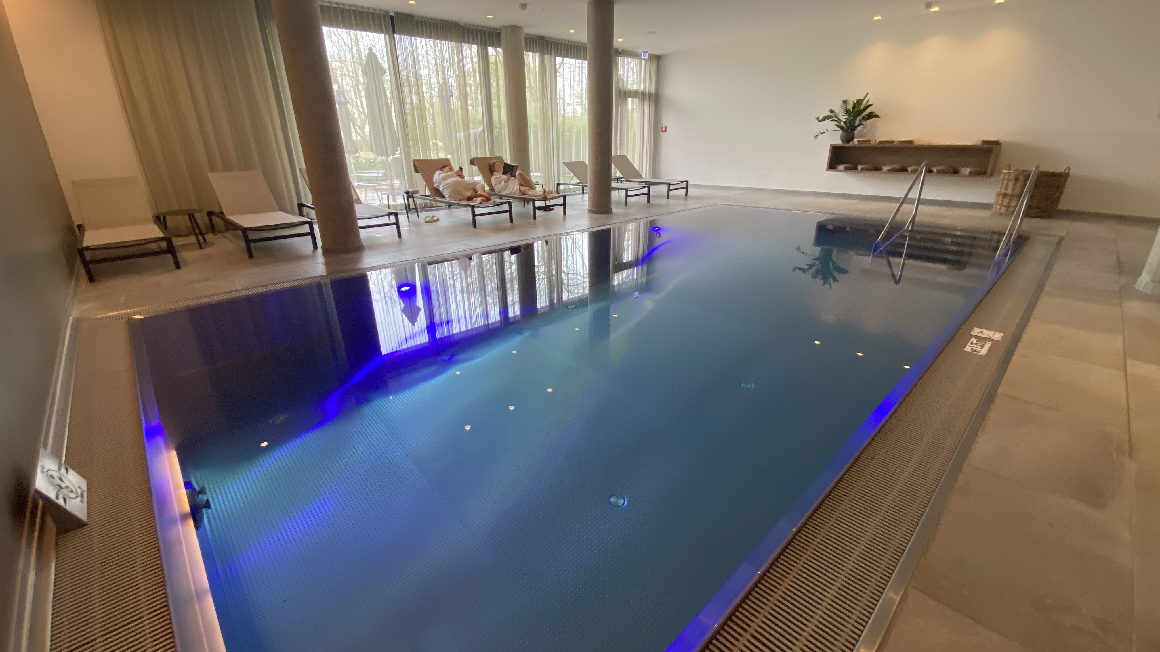 România a închiriat un hotel întreg pentru Euro 2024. Acces doar cu cartelă, dar și momente de relaxare la piscină