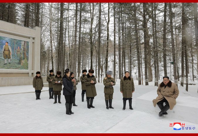 Kim Jong Un, călare pe un cal alb, pe muntele sacru al Coreei de Nord. Imaginile misterioase care prevestesc un anunț major