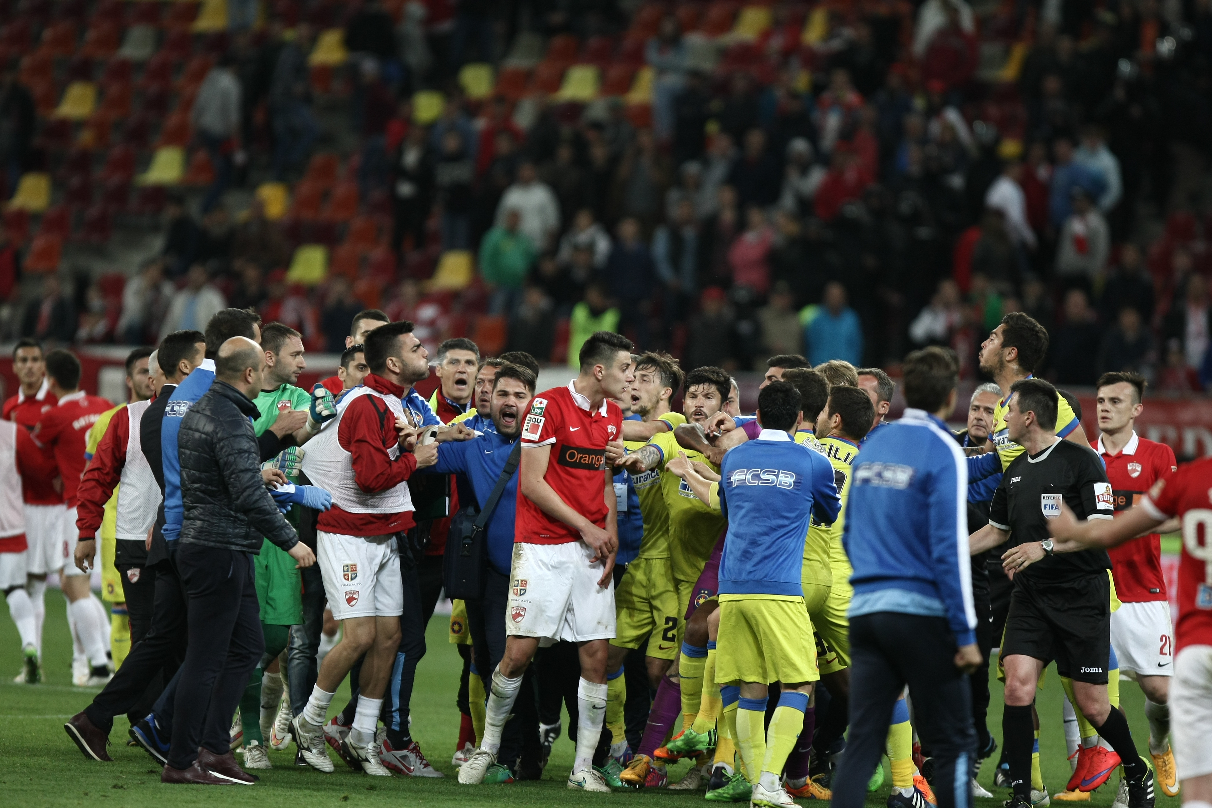 Steaua, șanse mici la titlu. ”N-a mai trecut printr-o astfel de situație” / ^GALERIE FOTO