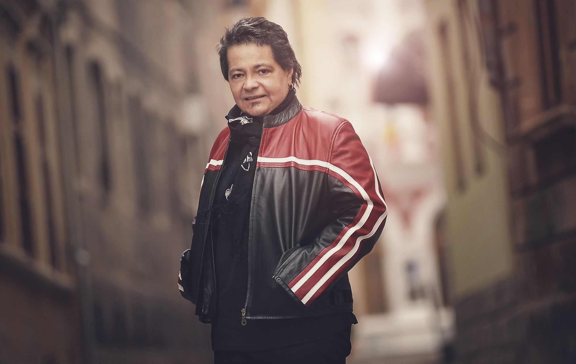 REPORTAJ/Leo Iorga vrea să învingă cancerul cu muzică și ...cannabis: "Să nu fim absurzi şi mai catolici decât papa...”