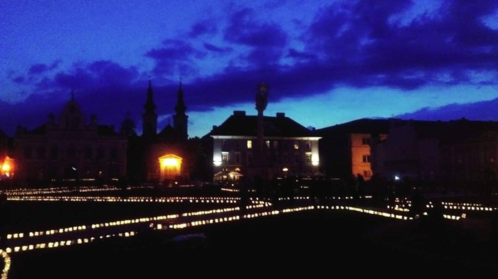 Peisaj de vis la Festivalul Luminii în Timișoara. Mii de lampioane au luminat Cetatea Alba Iulia Carolina
