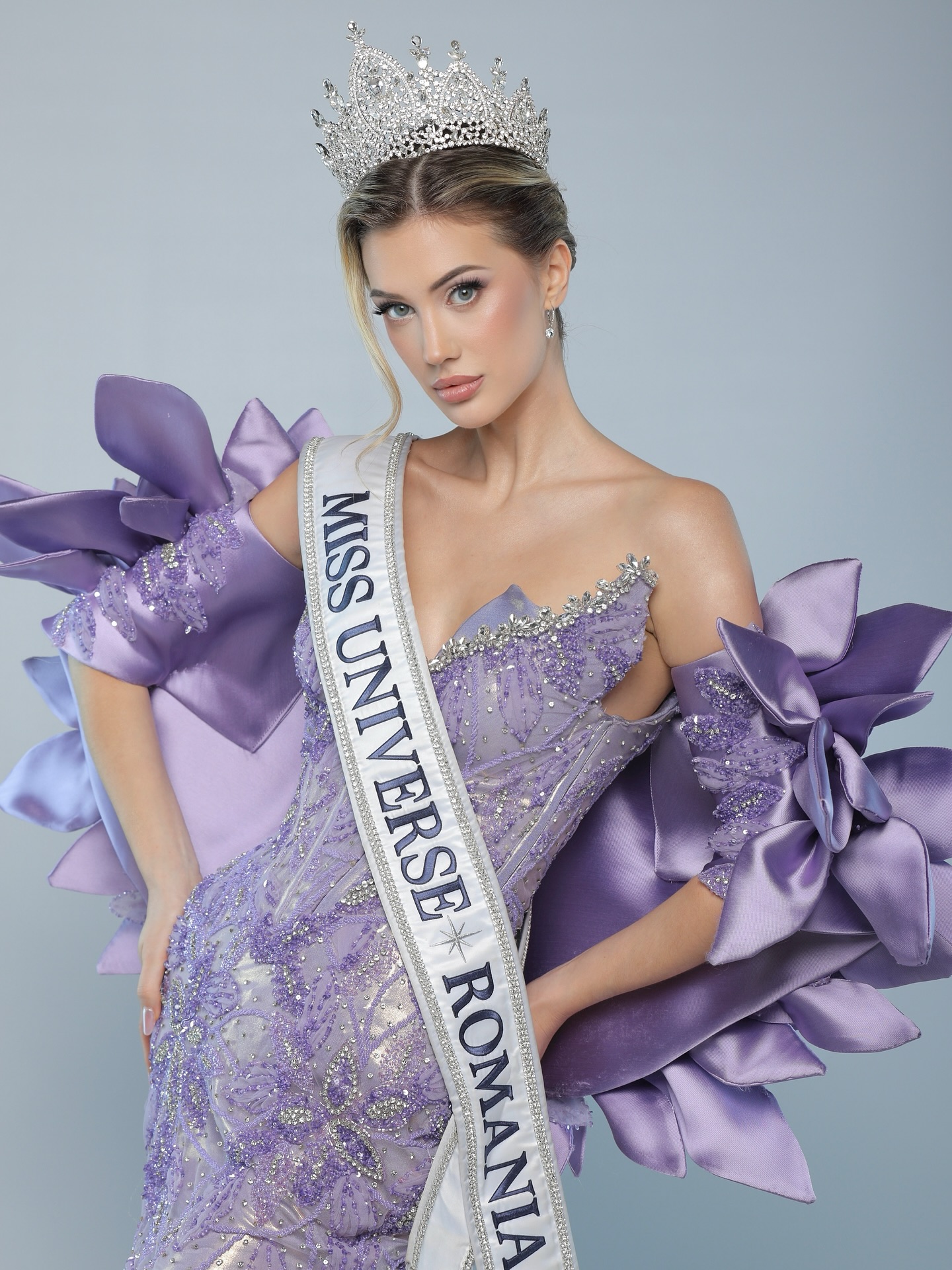 Cătălina Jacob, „îngerul” de la Miss Universe 2025. Românca a impresionat cu rochia aleasă