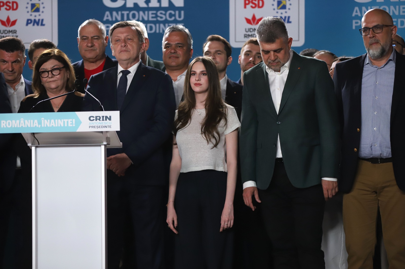 Acuzații interne de sabotaj electoral în Coaliția PSD-PNL-UDMR. Fețe triste și optimism rezervat în echipa lui Crin Antonescu REPORTAJ