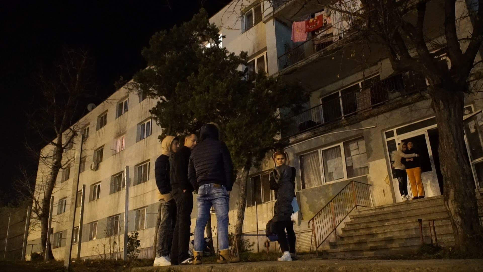 Câțiva restanțieri țin în frig și fără apă caldă 100 de familii din Botoșani