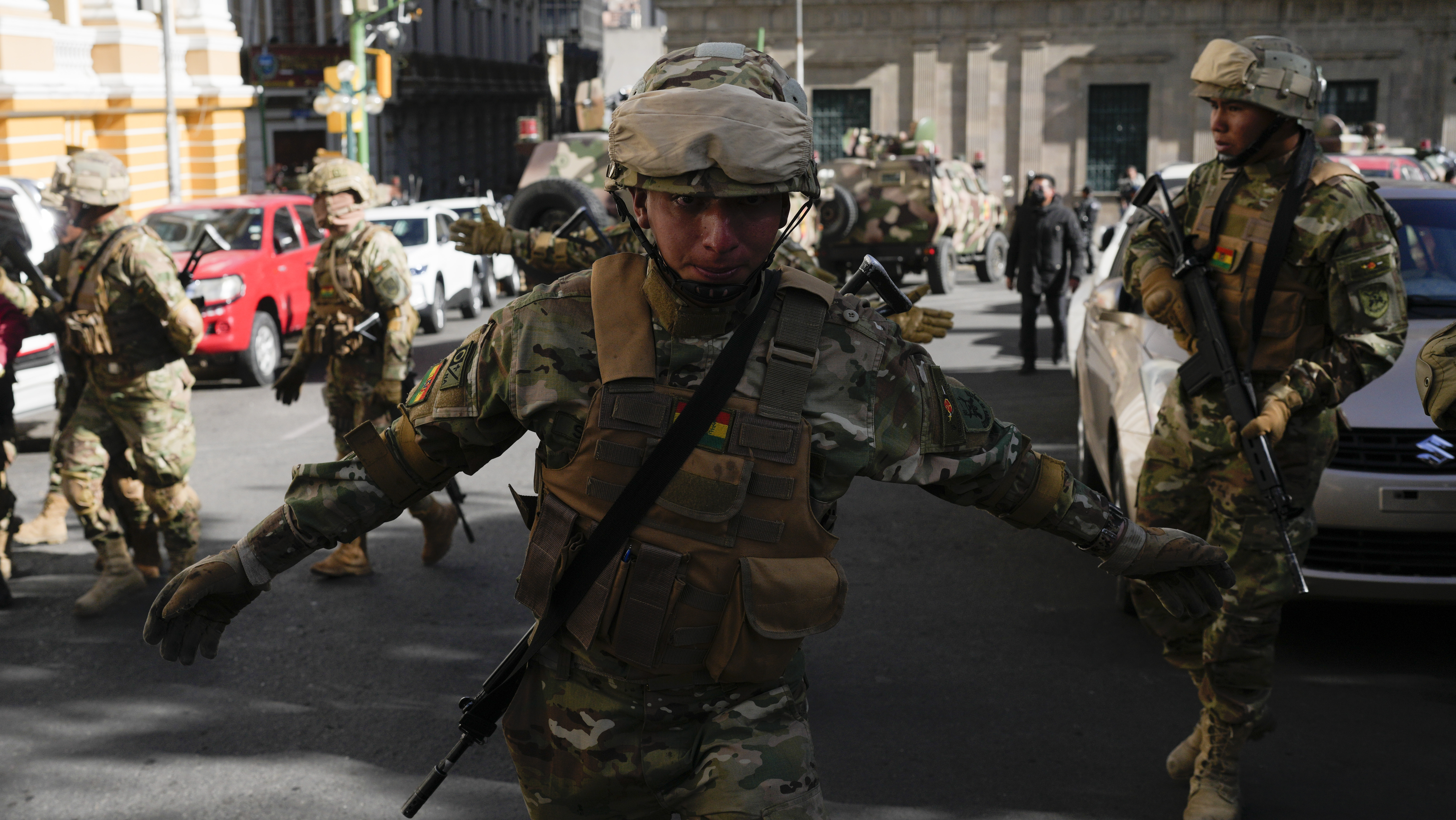Temeri privind o lovitură de stat în Bolivia: trupe militare prezente pe străzi