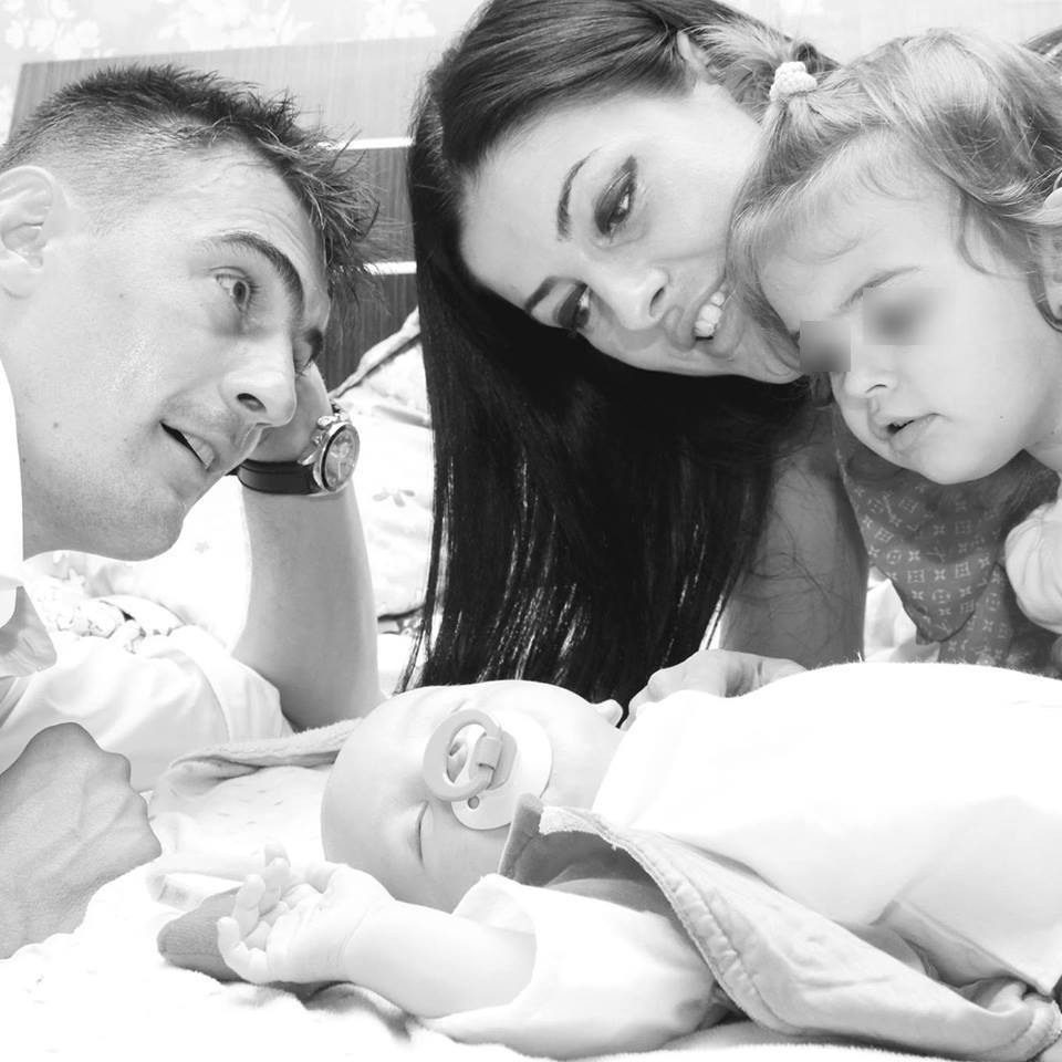 Claudia, fosta iubită a lui Marian Cozma, și-a refăcut frumos viața. ^Are doi copii, tot cu un handbalist. FOTO cu Marian și Relu Druțu împreună. Imagini cu noua familie a încercatei femei