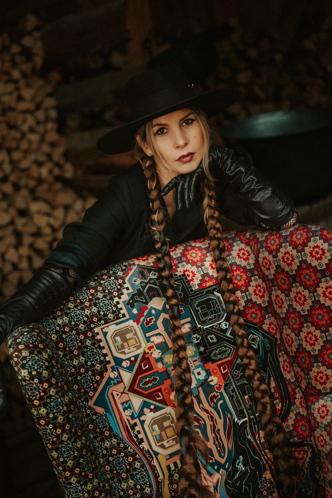 Cum să-ți amenajezi casa de sărbătoare în luna decembrie 2025: „Nu trebuie să fie un showroom de decorațiuni tematice”
