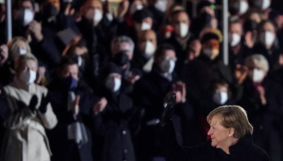 Fanfară militară și melodii punk, la ceremonia de adio a Angelei Merkel, după 16 ani în funcția de cancelar