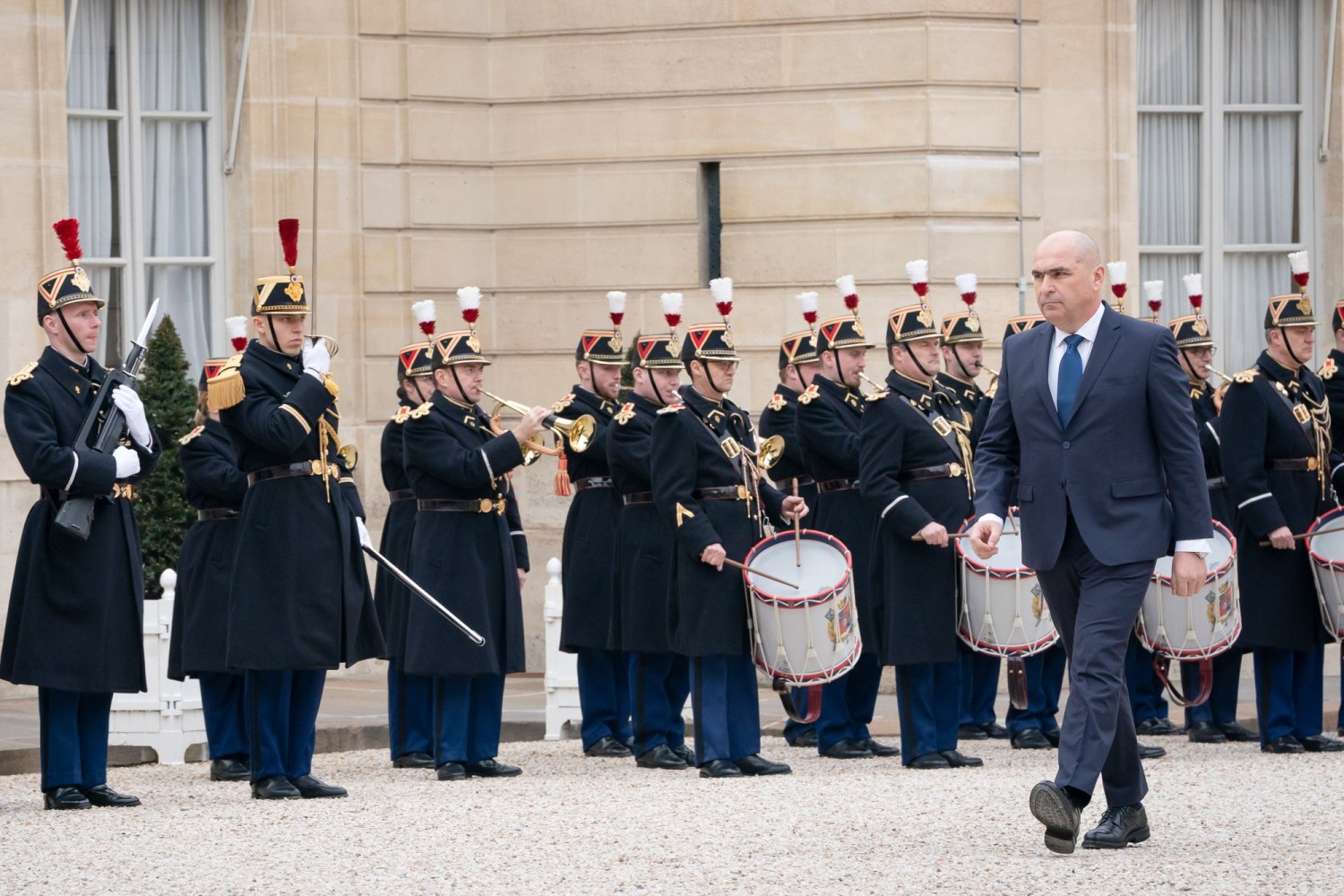 Ilie Bolojan, după discuțiile de la Paris cu Emmanuel Macron și videoconferința cu liderii europeni: „Suntem în vremuri dificile. Vrem o pace justă în Ucraina”