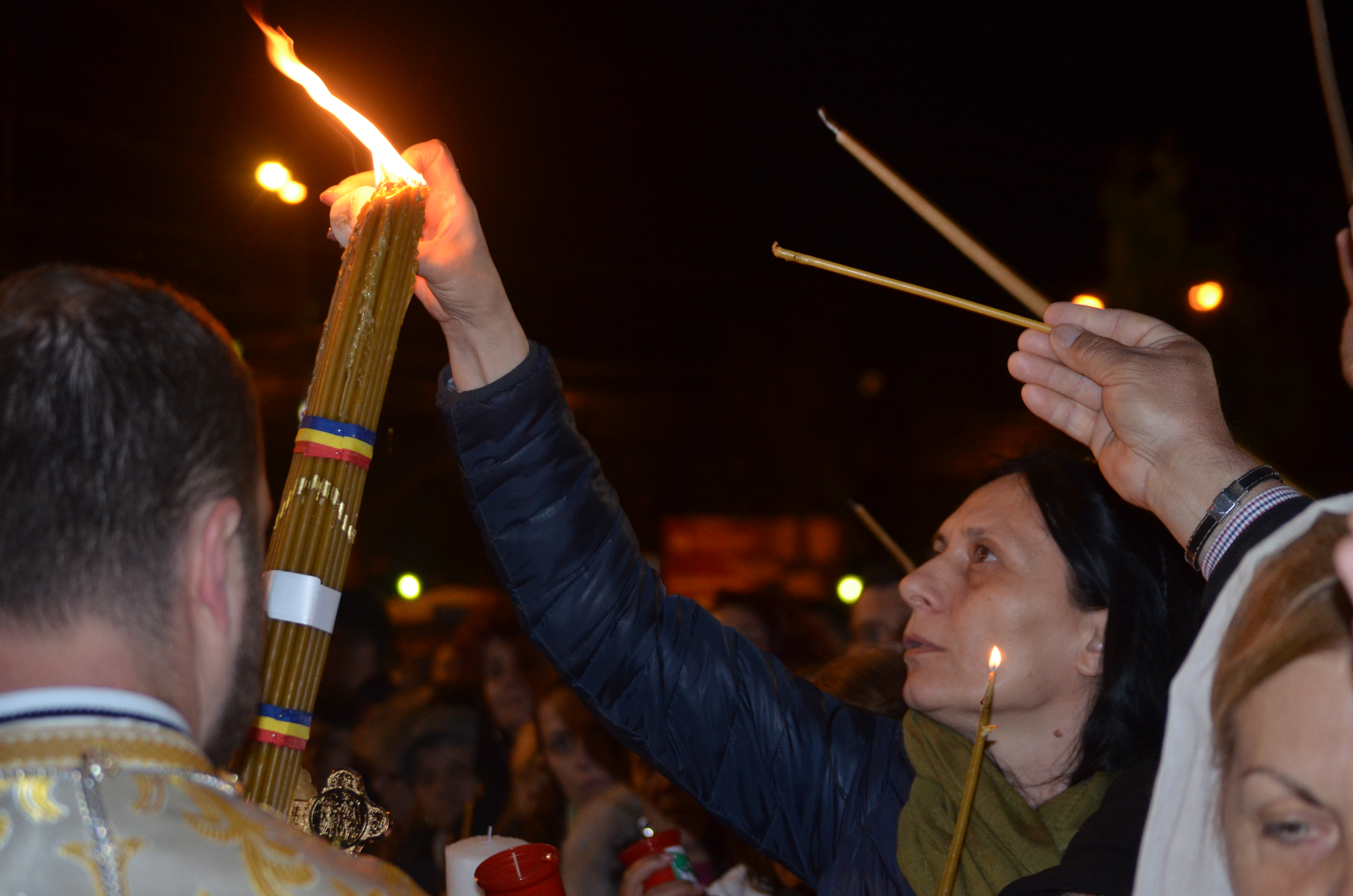 PAȘTE 2016: HRISTOS A ÎNVIAT! Așa petrec românii de Paște, pe 1 MAI! FOTO&VIDEO