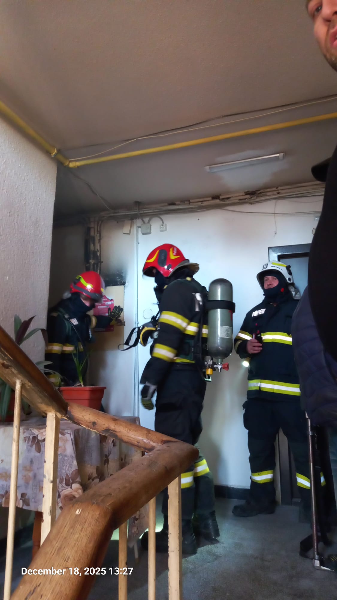 Situație disperată în Rahova, sectorul 5, unde sute de oameni stau de două luni fără gaze. „O să facem Crăciunul în frig. Pentru Distrigaz nu contăm”