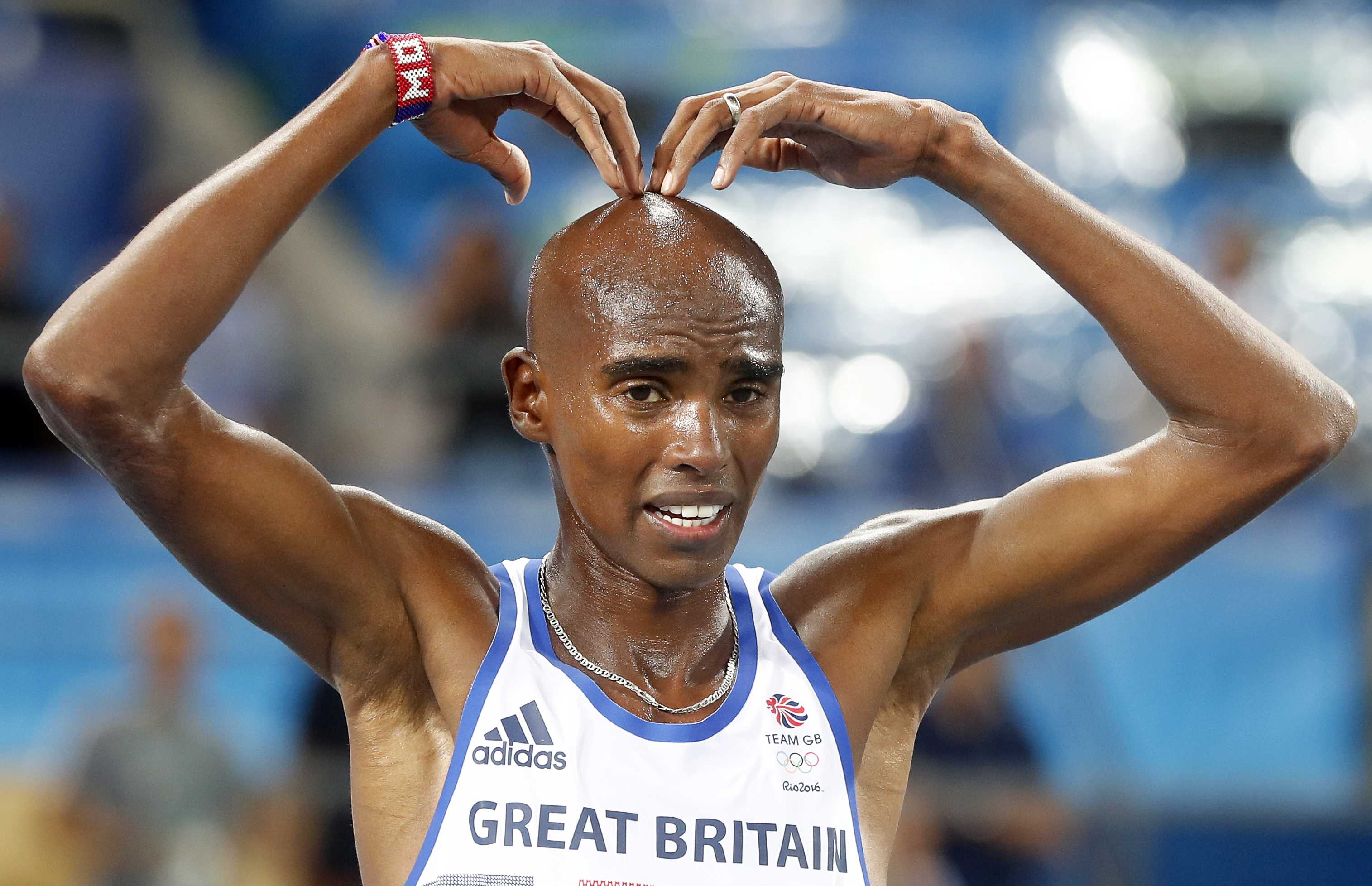 Jocurile Olimpice. Britanicul Mo Farah a căzut, s-a ridicat și a câștigat incredibil cursa de 10.000 de metri VIDEO