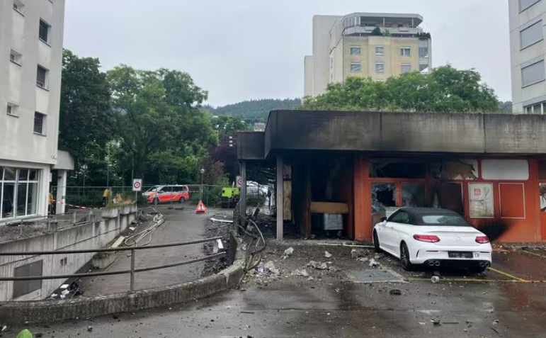 2 morți și 11 răniți, după o explozie în parcarea subterană a unui bloc, în Elveția: „S-a simțit ca un cutremur”