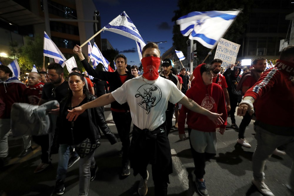 Proteste masive în Israel față de reforma justiției, deși Netanyahu a anunțat amânarea proiectului. Ce vor oamenii
