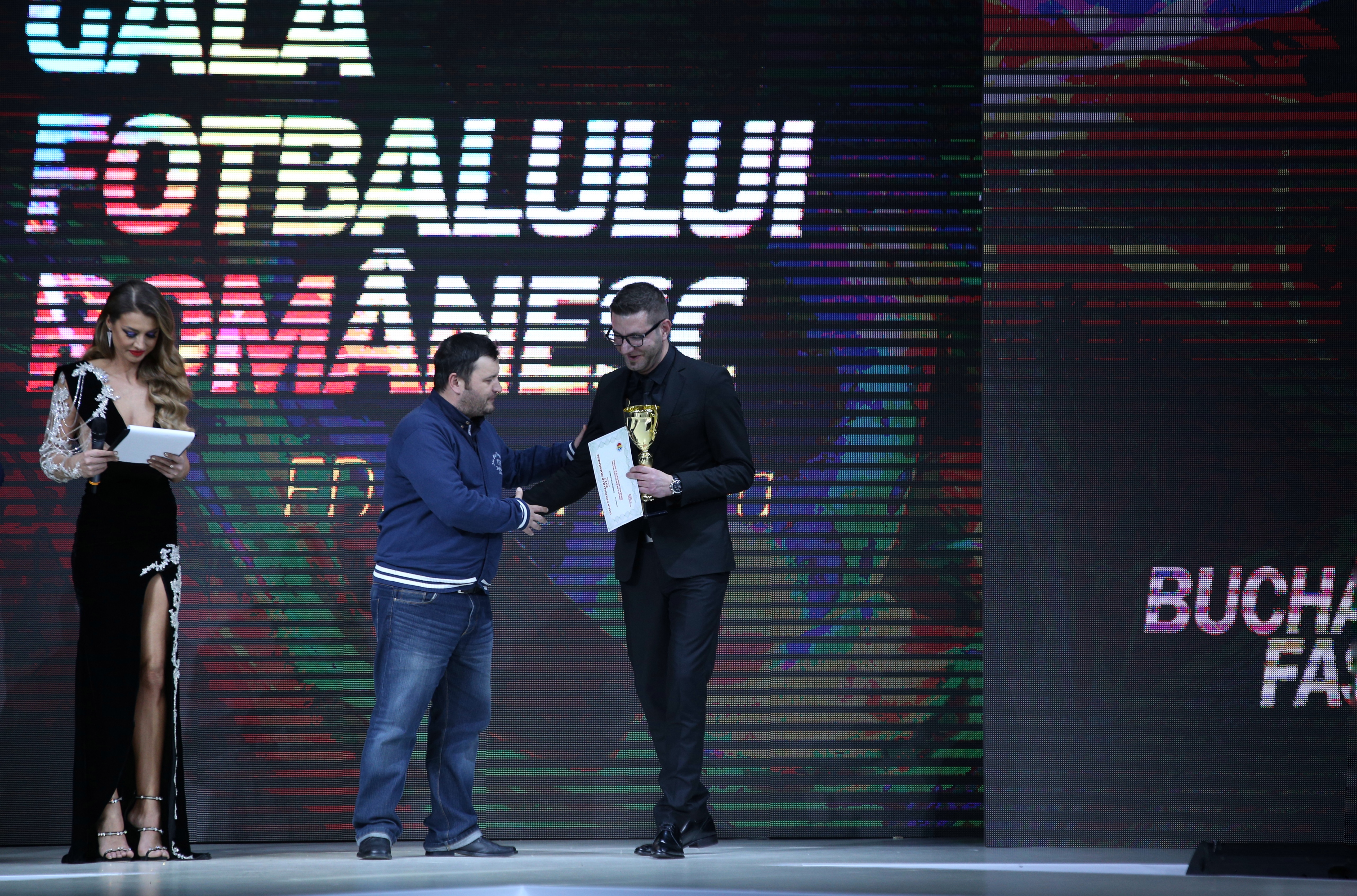 Gala Fotbalului Românesc 2017. Budescu, jucătorul anului. Hagi - antrenorul anului! Toate premiile acordate | FOTO&VIDEO