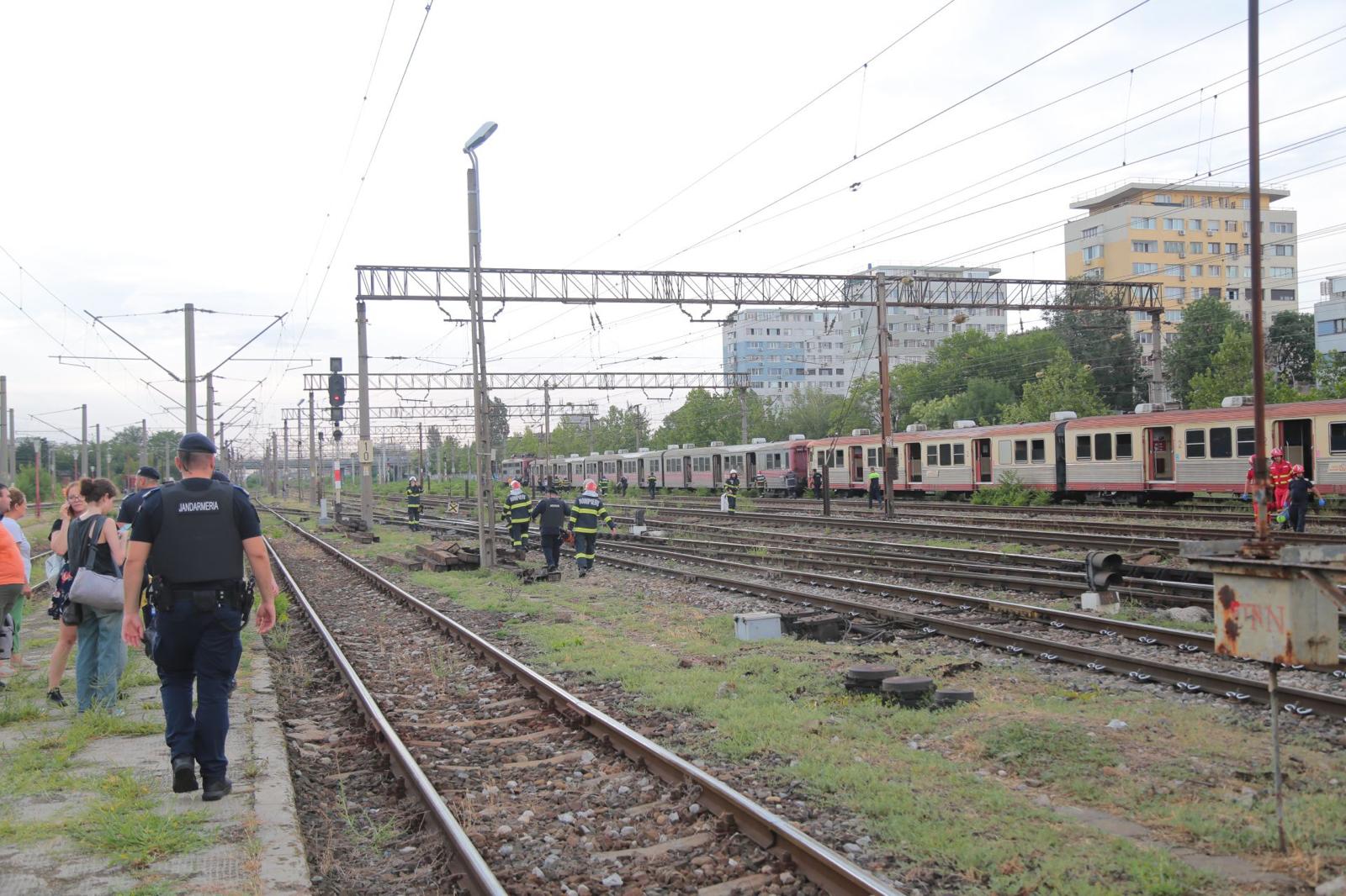 15 persoane rănite în Gara Basarab din București, după ce o locomotivă a lovit vagoanele la care urma să se cupleze