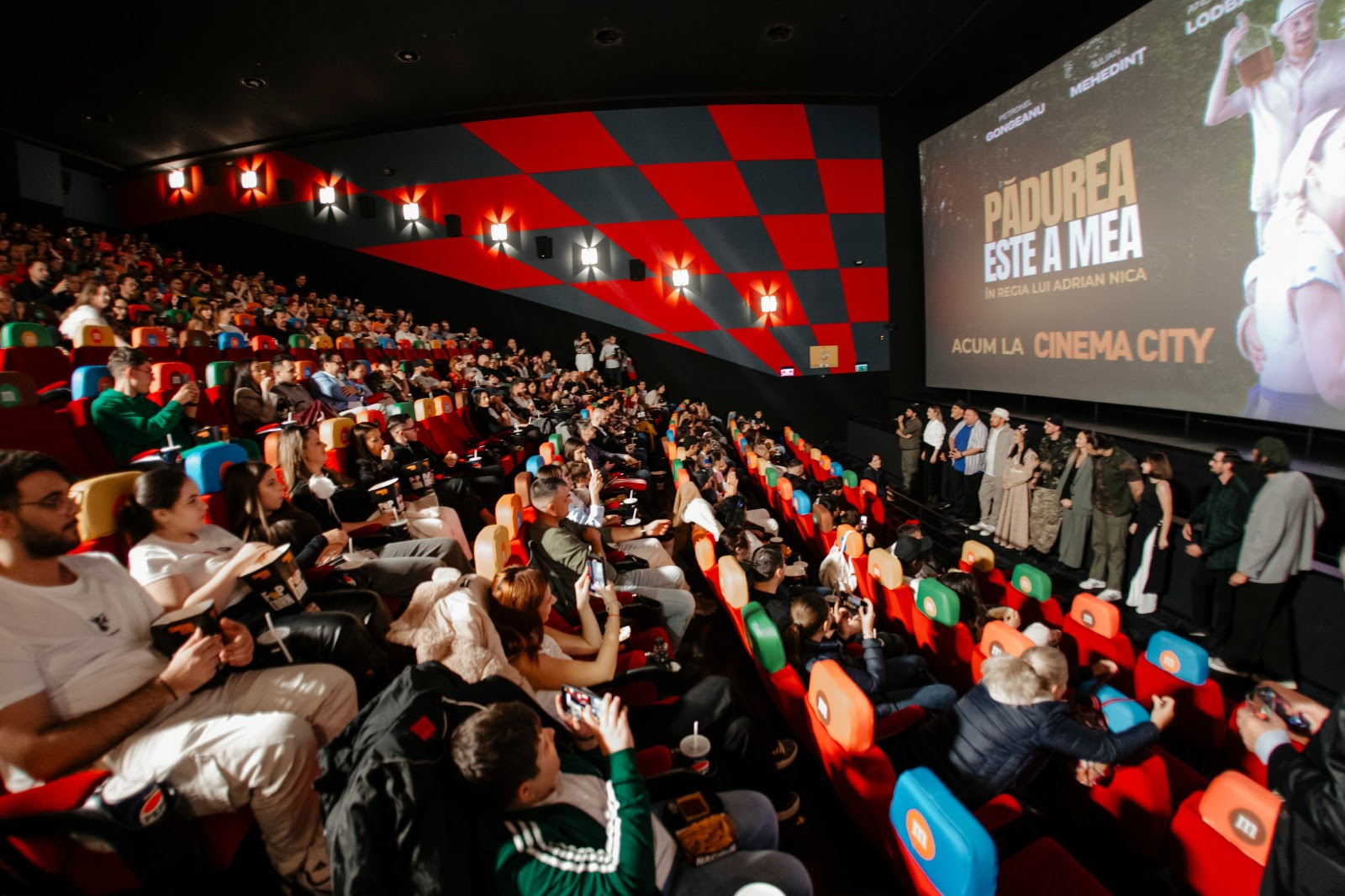 Filmul românesc pe care Jador l-a văzut înainte să ajungă oficial în cinematografe. Cătălin Zmărăndescu joacă în el