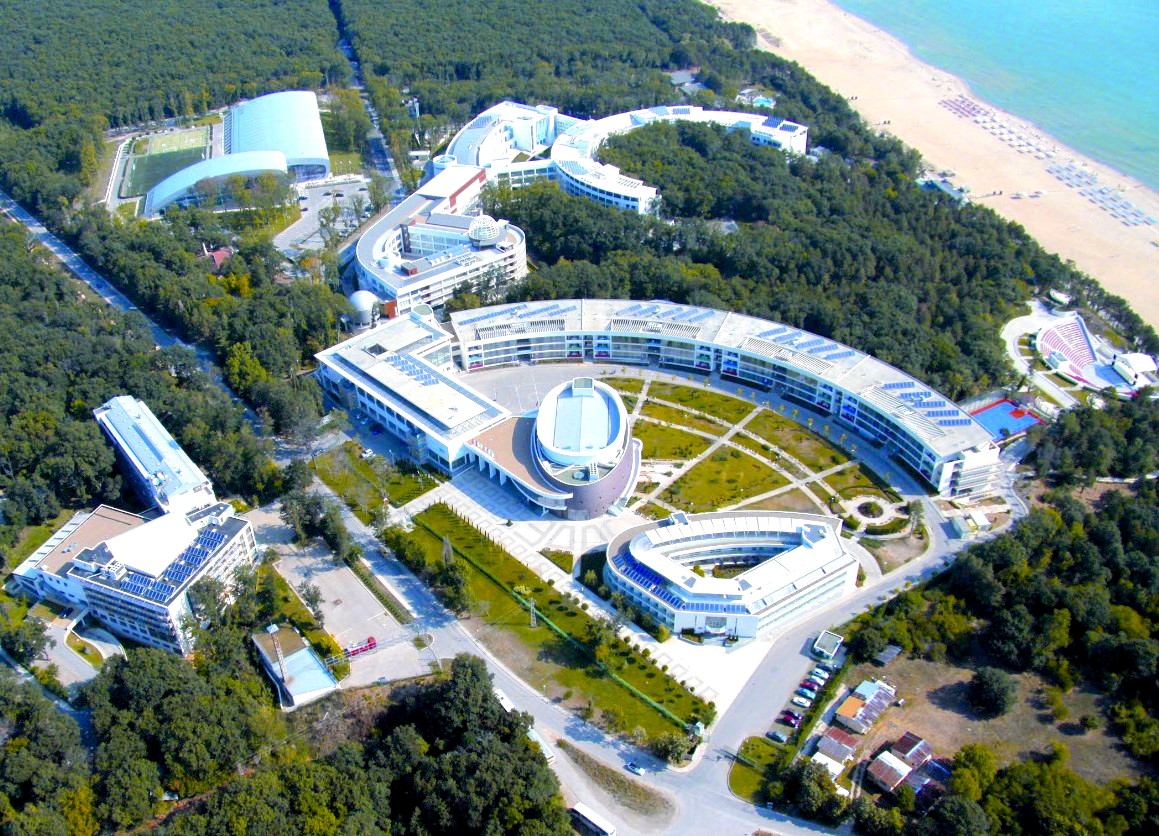 Reporterii Libertatea au mers în tabăra deținută de Federația Rusă pe litoralul bulgăresc. Ce au descoperit dincolo de gardul pe care scrie „Obiectivul nu este operațional!”