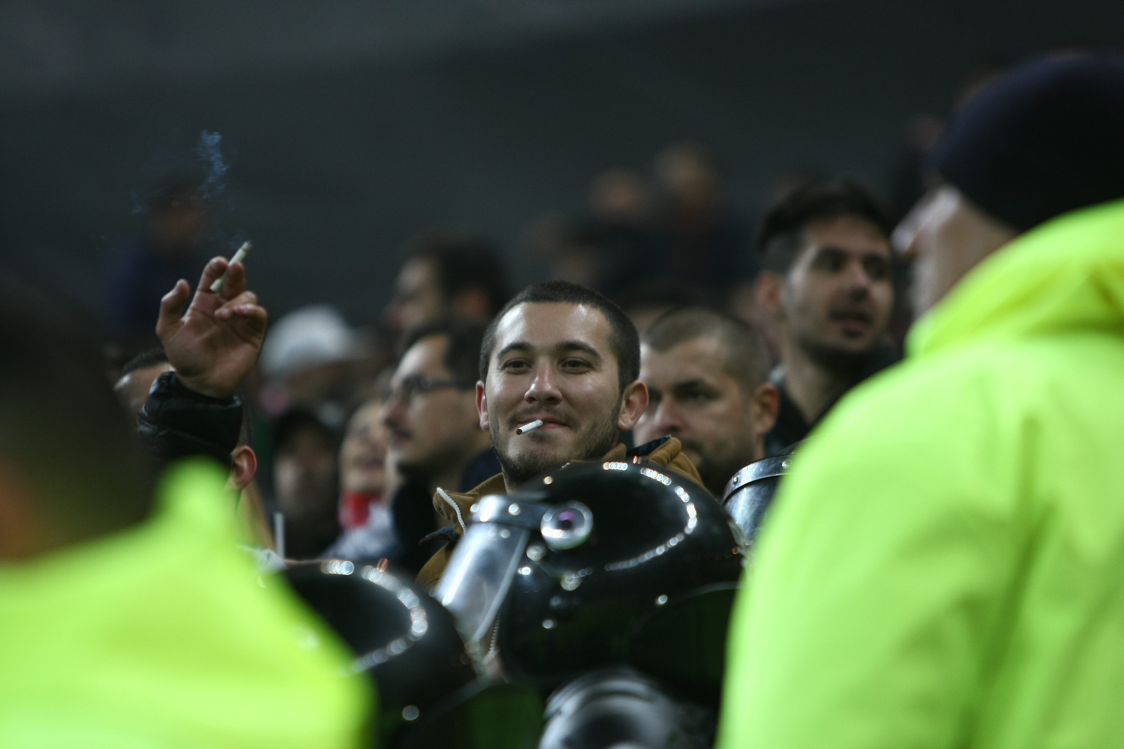GALERIE FOTO&VIDEO/ DERBY-UL ROMÂNIEI, STEAUA - DINAMO 3-0. ^ Echipa din Ghencea i-a speriat pe ”câini” de Halloween! Szukala, Papp și Keșeru au înscris pentru roș-albaștri. Arlauskis și Bărboianu, loviți de petardele aruncate de suporteri. Băiatul lui Florentin Petre a debutat la Dinamo