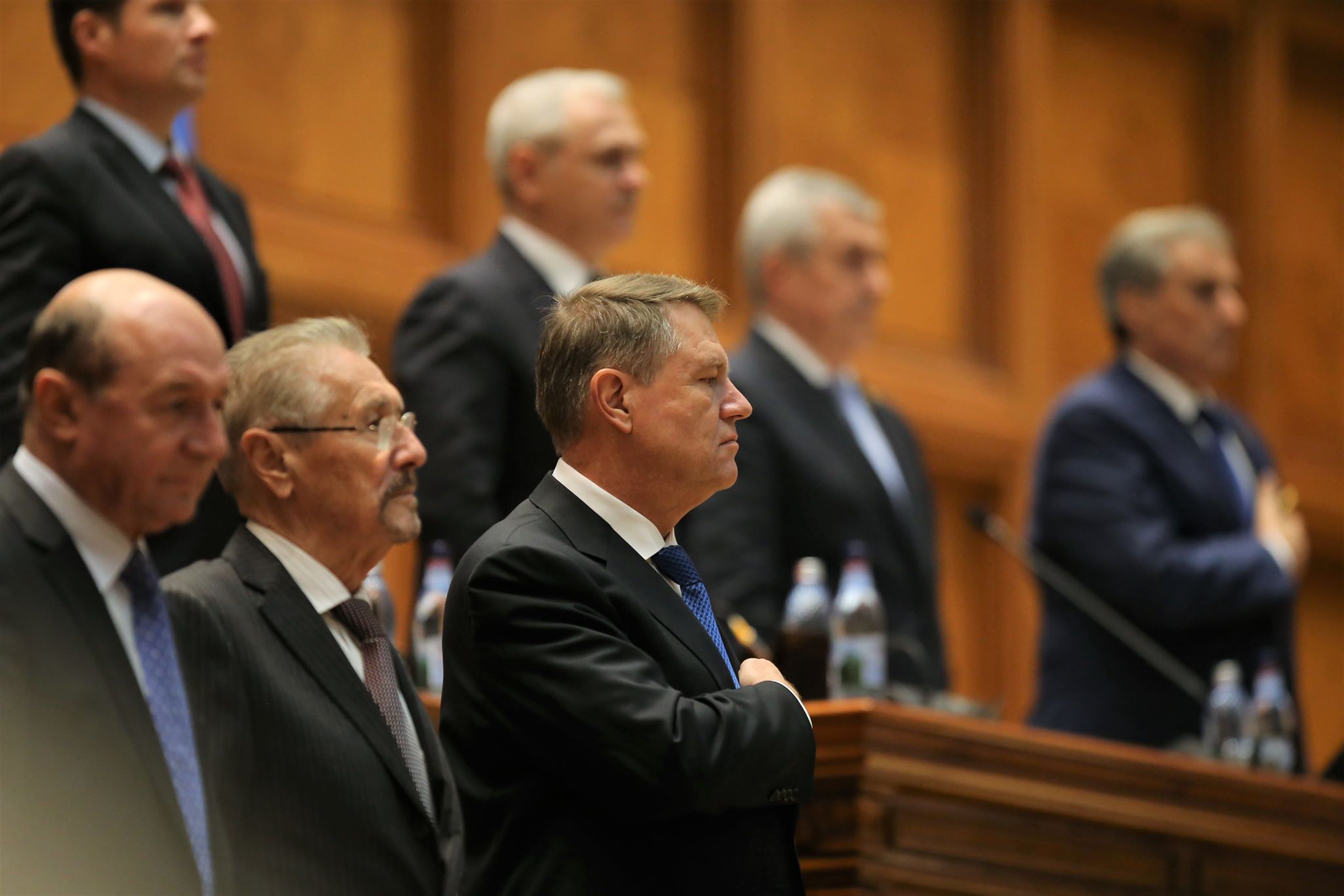 VIDEO / Şedinţă solemnă la Parlament, dedicată Centenarului. Klaus Iohannis: "Mergem în direcția corectă?"; Viorica Dăncilă: "Lansez un mesaj de pace către președintele României"