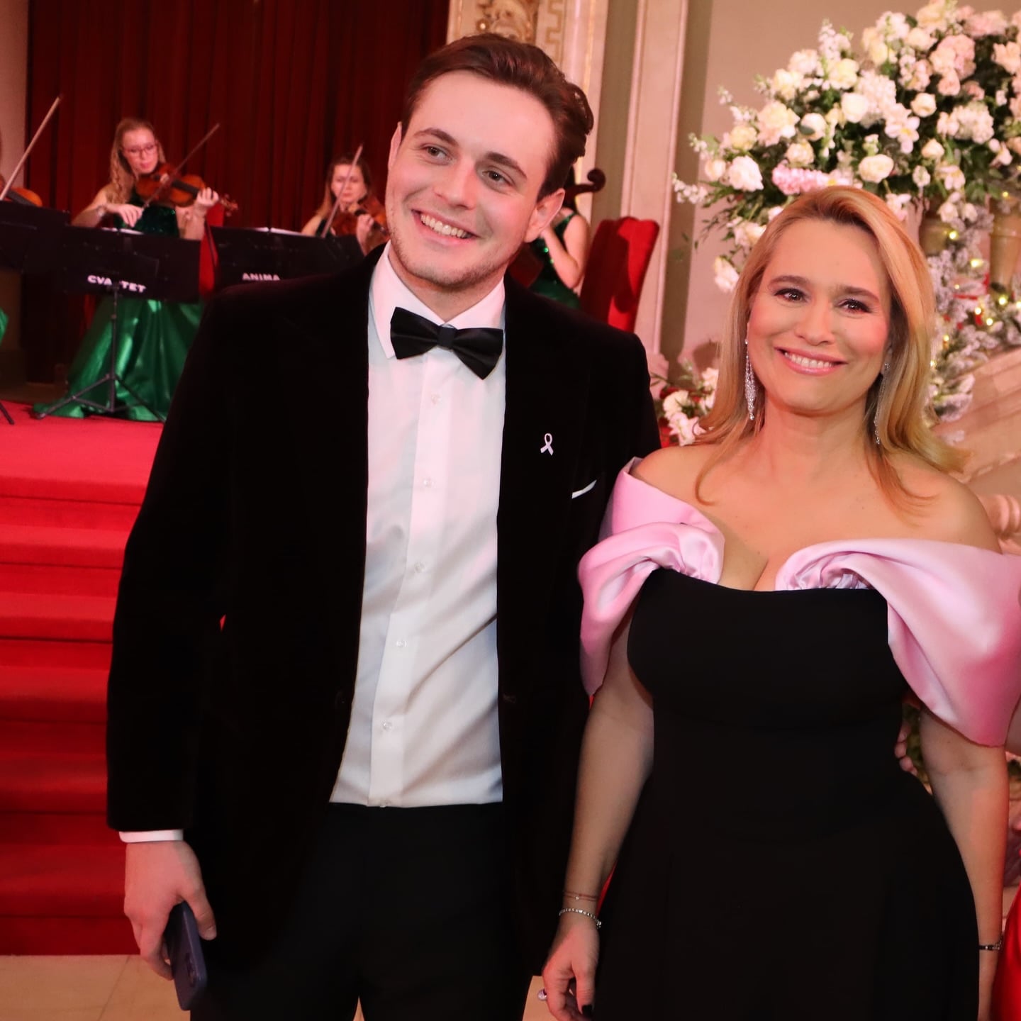 De ce lipsește Oana Andoni de la PRO TV. Andreea Esca îi ține locul la pupitrul știrilor și a apărut cu un nou look