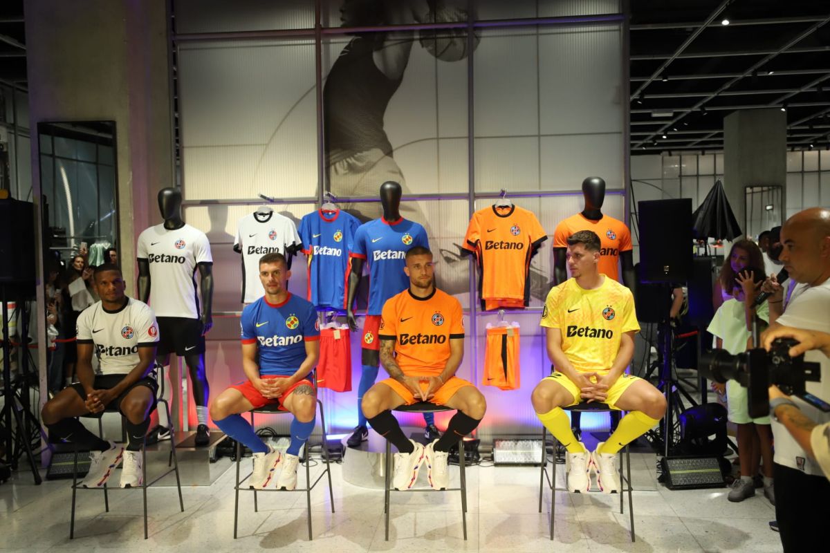 Sute de copii au blocat intrarea într-un magazin din ParkLake Mall, cu o oră înainte de prezentarea noului echipament al FCSB
