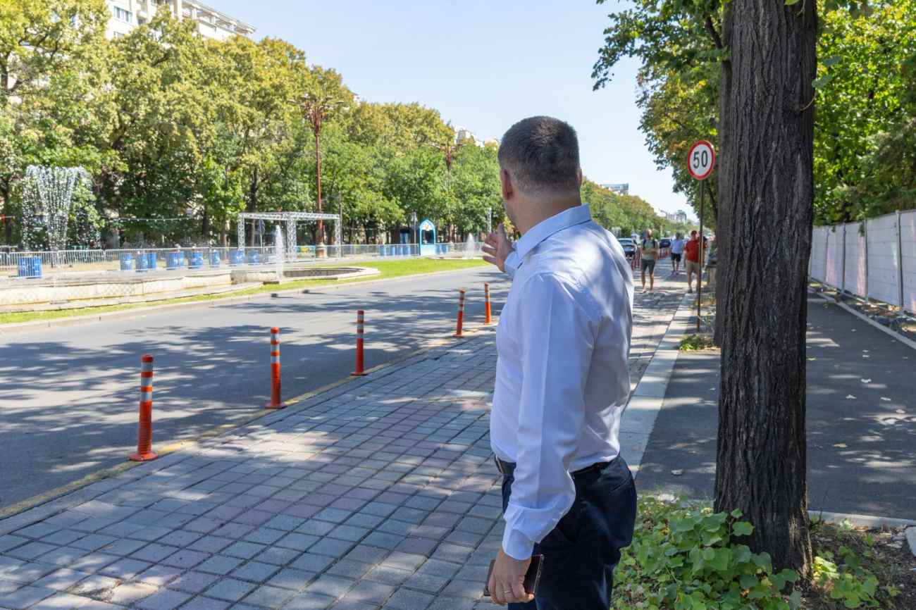 Ciprian Ciucu a mers 7 kilometri pe jos în București și l-a sunat pe primarul Vlad Popescu Piedone: „Nu vom mai avea trotuare pline de mașini în centru”