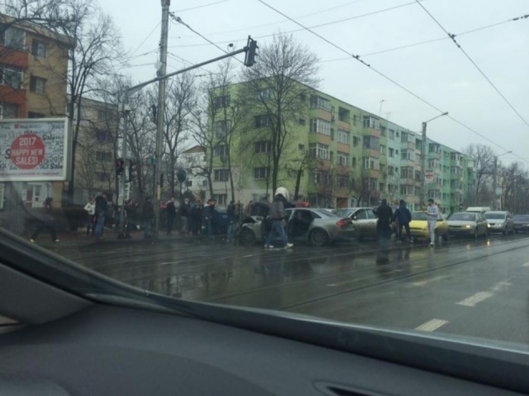 Doi oameni au murit într-un accident în Iași. Alți doi, răniți de un șofer care a fugit de la fața locului