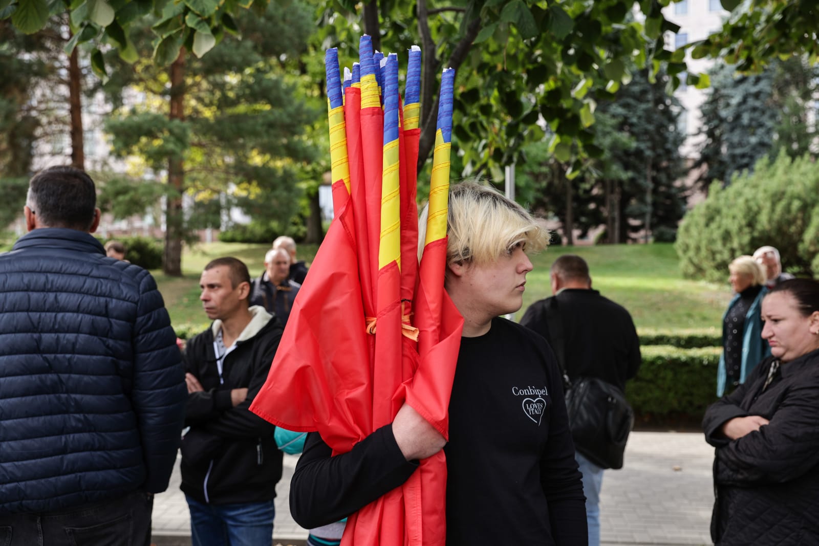 Protest la Chișinău după alegerile parlamentare din Republica Moldova. A durat doar 30 de minute și a avut câteva sute de participanți
